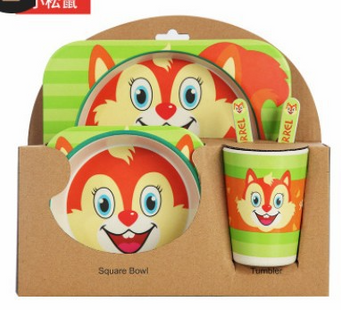Stoviglie in bamboo bio atossico per bambini